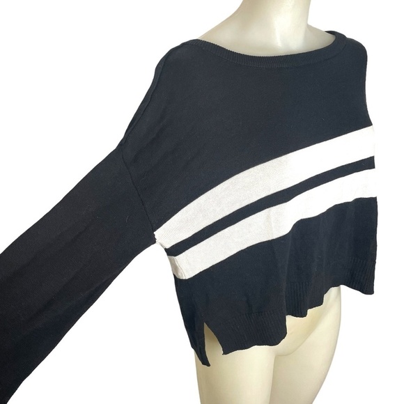 BLACK And White Oversize Stripe Sweater - Picture 4 of 7